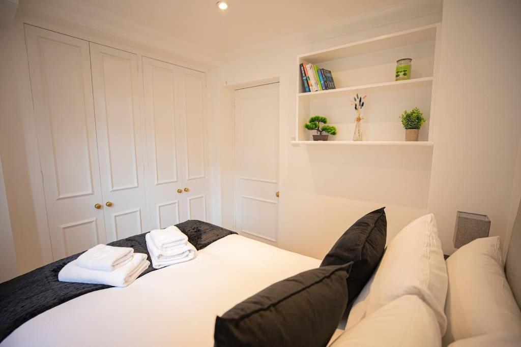 Perfect Location 4Bed 2 Bath Spacious Apartment London Eksteriør billede