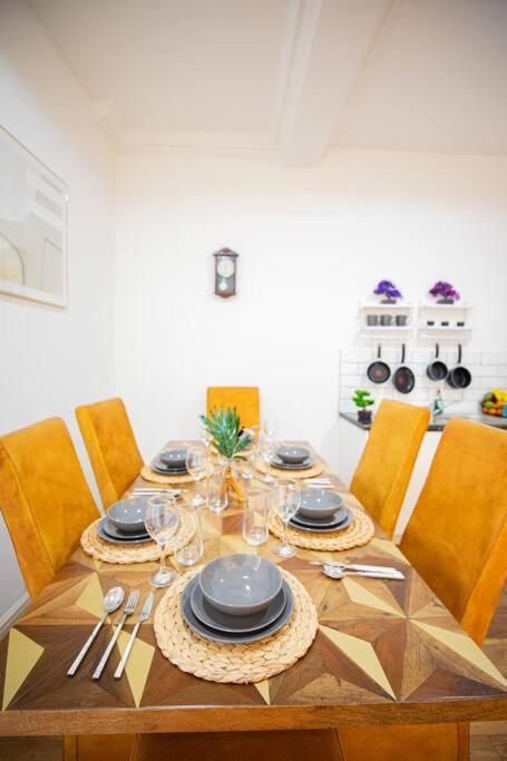 Perfect Location 4Bed 2 Bath Spacious Apartment London Eksteriør billede