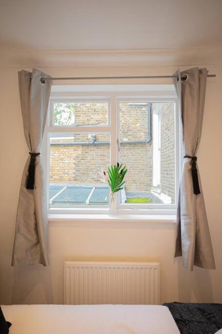 Perfect Location 4Bed 2 Bath Spacious Apartment London Eksteriør billede
